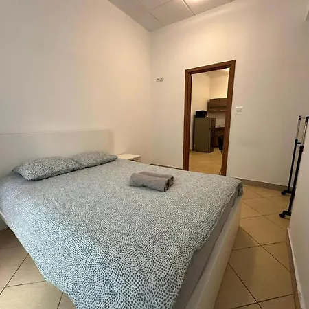 Apartahotel Golebia-plus 3*