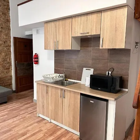 Apartahotel Golebia-plus 3*