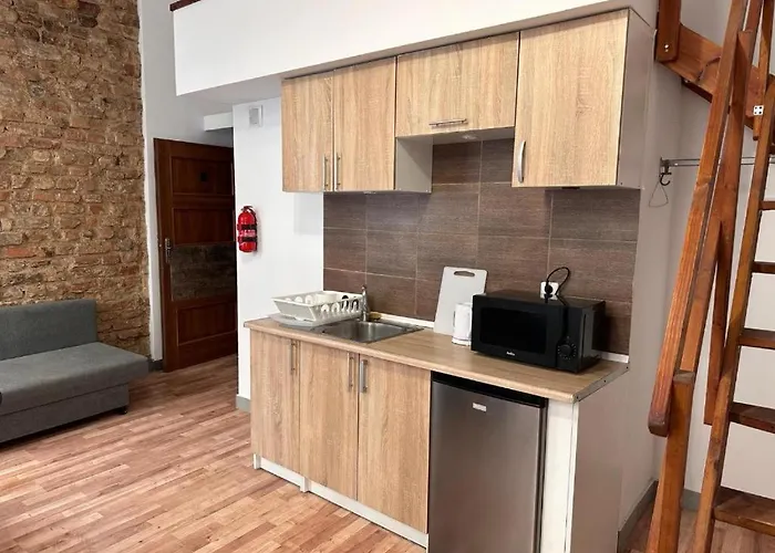 Ξενοδοχείο με διαμερίσματα Golebia-plus 3*